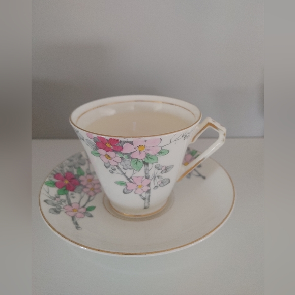 Vintage teacup candles - Picture 8 of 16